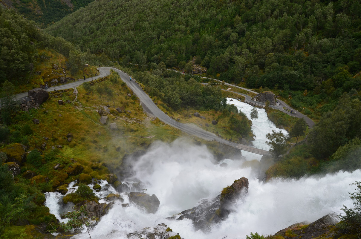 Noruega 10 días de cabañas y con niños - Blogs de Noruega - ETAPA 5- Glaciar Briksdal - Gaupne (5)