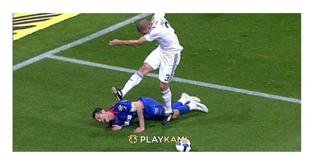 10 Skandal Sepak Bola Playkami: Pepe Mengamuk