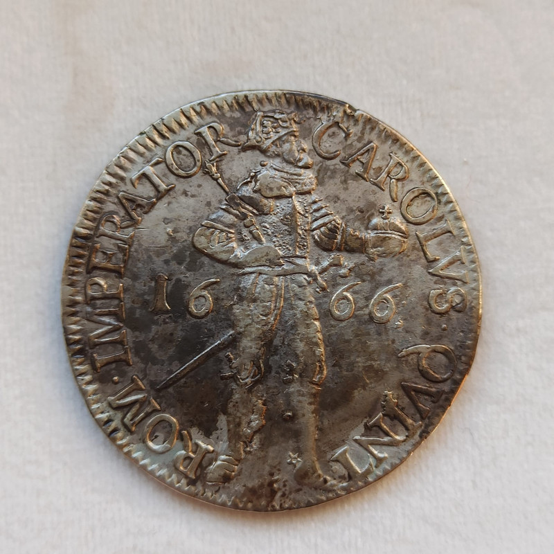 Thaler de Carlos II de 1666 a nombre de Carlos V. 1