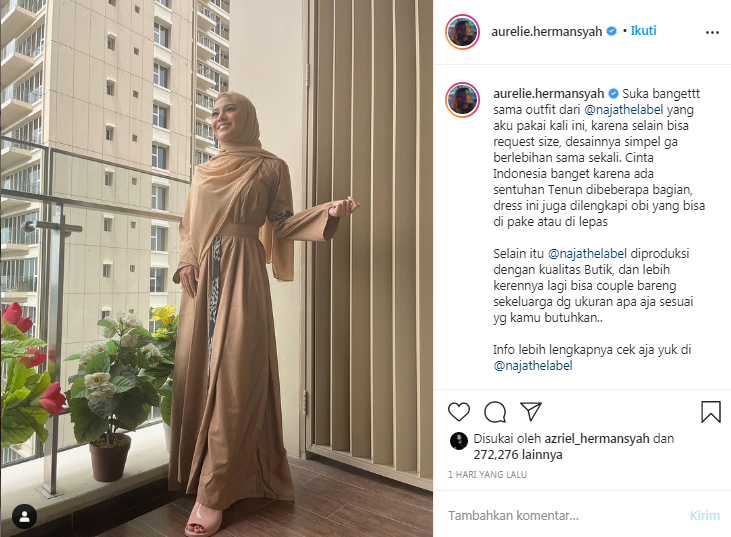 Aurel Hermansyah tampil mengenakan hijab