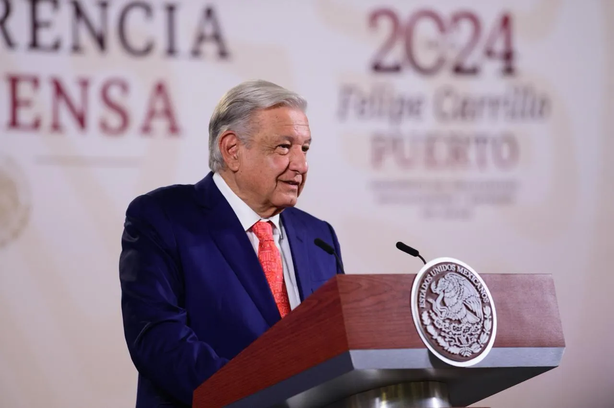 AMLO pide a representantes de Ayotzinapa no ir a actos de campañas presidenciales