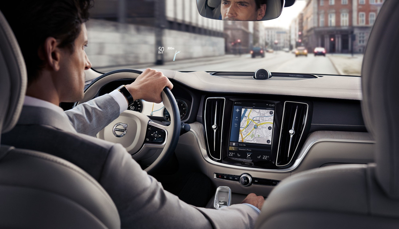 272987_Car_infotainment_and_voice_control(1)