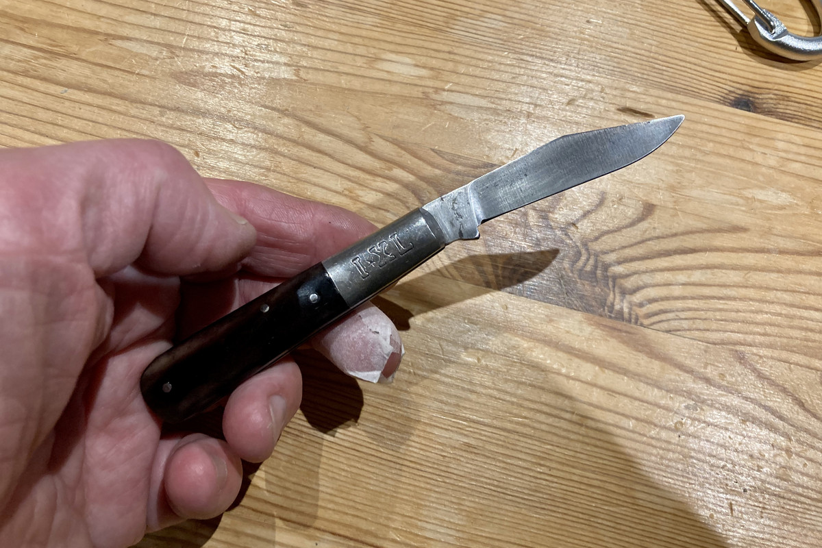 69F9F2C4-5908-4E4E-8FDE-BA93E605873F