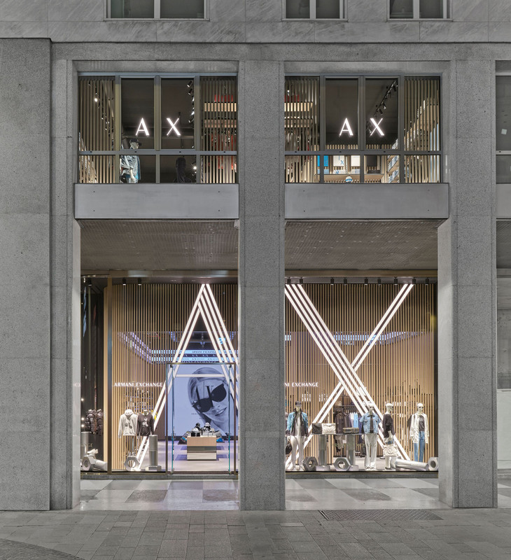 Armani Exchange apre il primo negozio a Milano