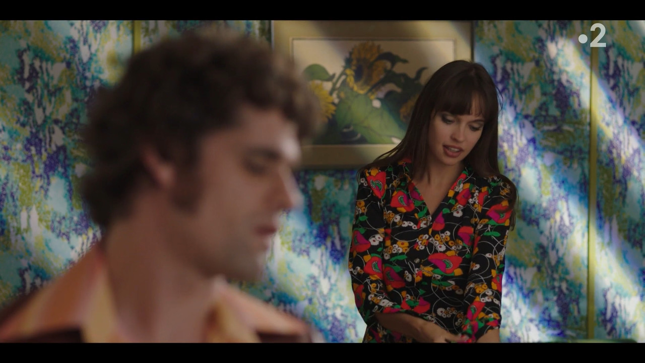 2022-05-13_21_10_Fr2_Les-petits-meurtres-d-Agatha-Christie-70-s_3x2_La-chambre-noire.mp4_snapshot_17