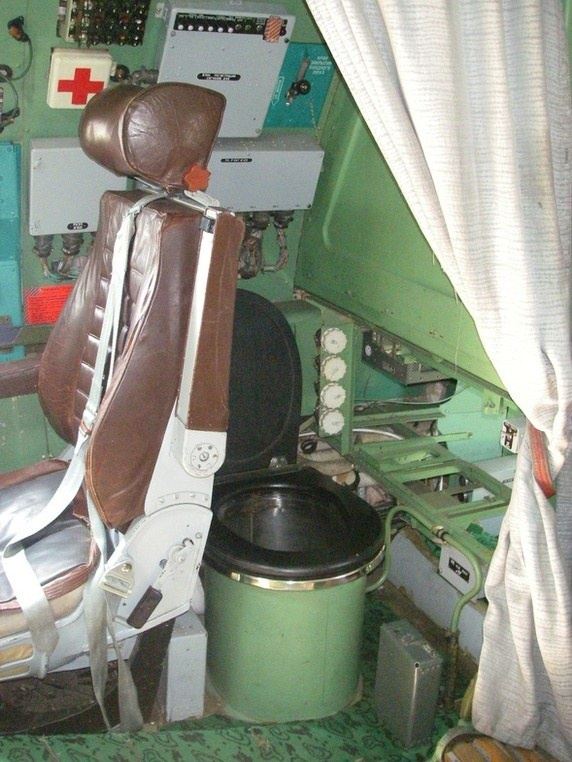 Su34-toilet-kitchen.jpg