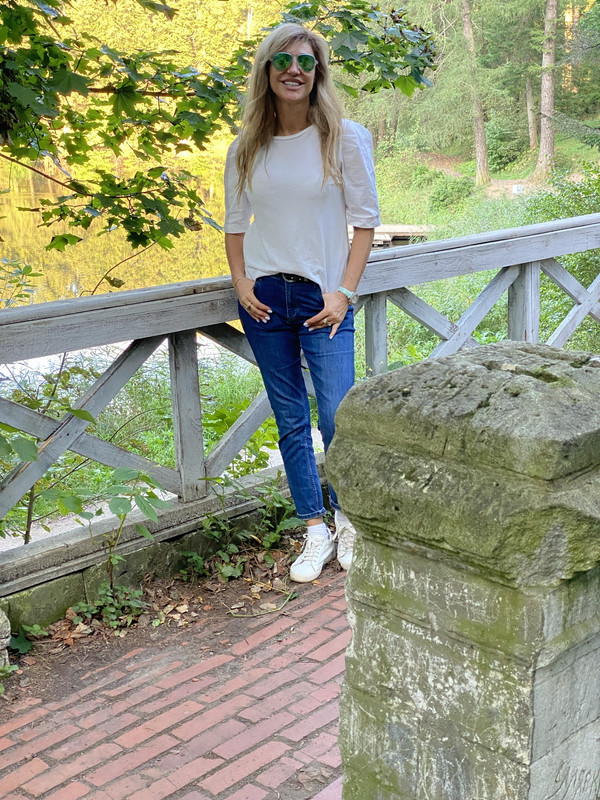 1E490782-EB7F-4C69-9C41-6F2B62BC0352