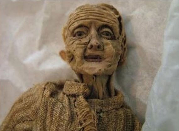 The mysterious aging doll