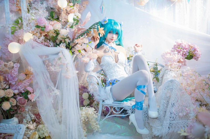 艾西Aiwest 初音未来粉蝶花Cosplay写真图集 Miku高清美图 44P (159.9M)插图