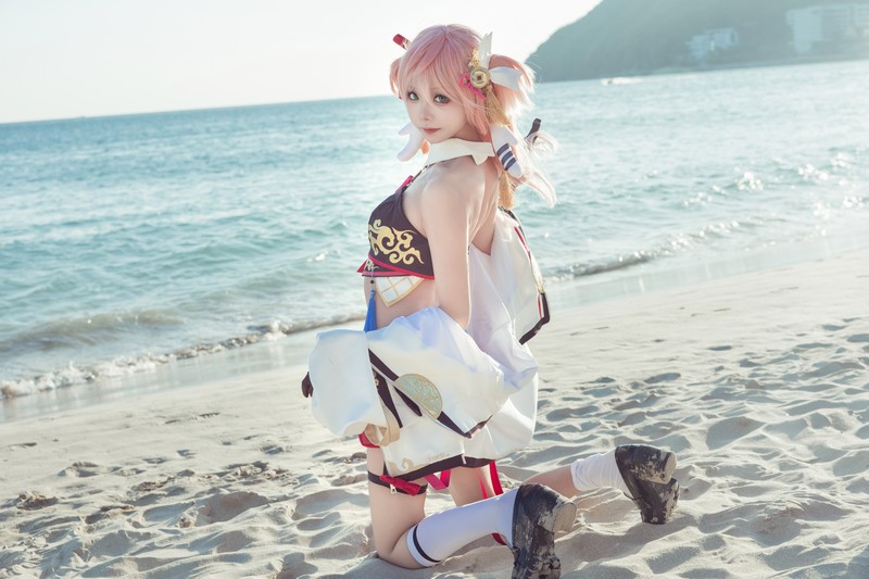 艾西Aiwest 原神烟绯花鸟与情Cosplay写真图集 烟绯角色高清图集 29P (176.4M)插图1