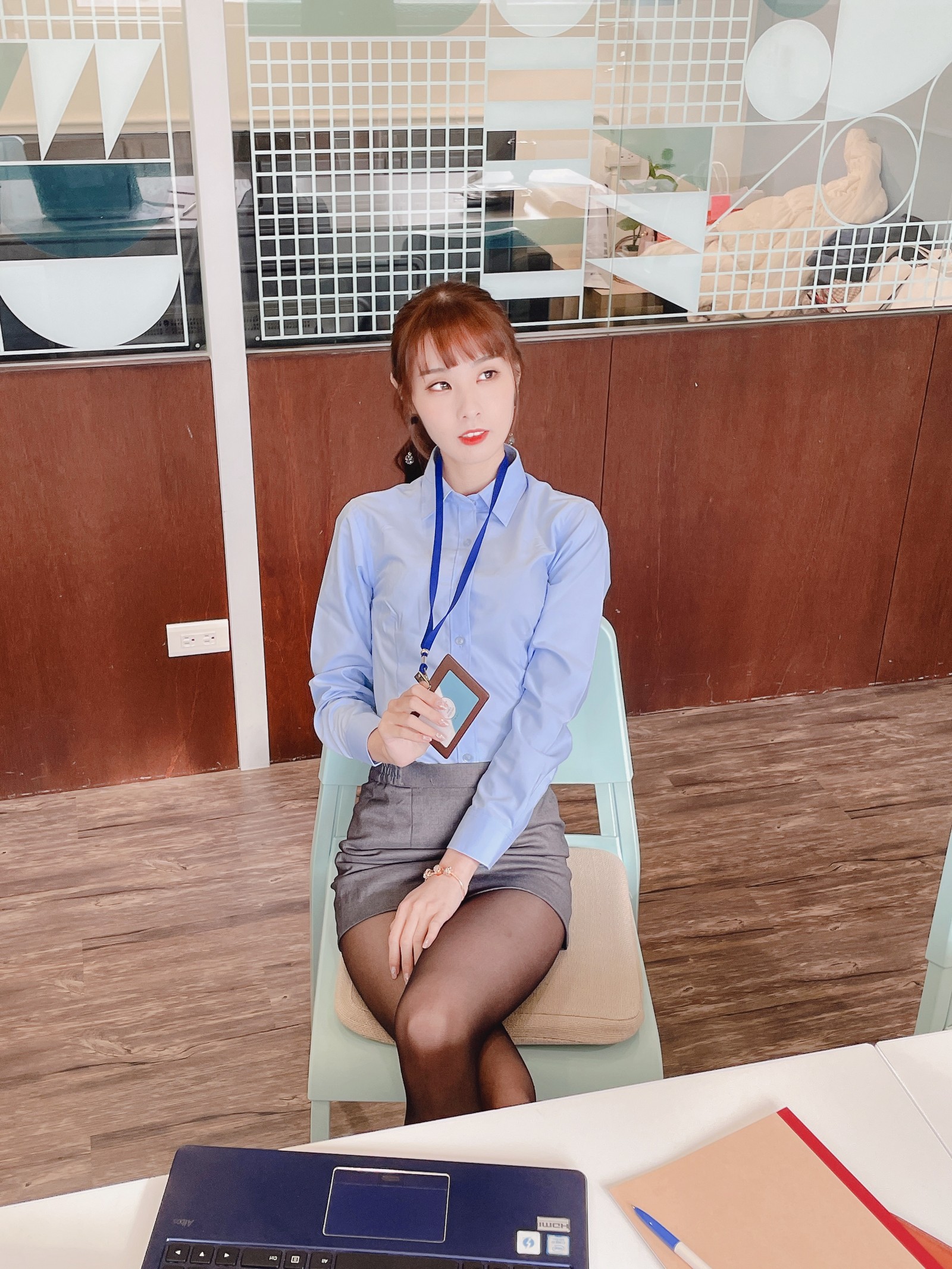 泥泥汝 OL 女郎 B 主题 写真＋视频合集｜高人气职业风作品（350P｜12V｜840MB）插图4