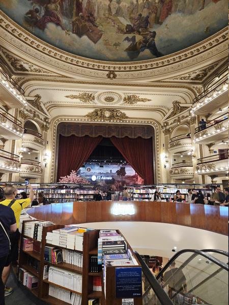 В джазе только девушки или аргентинско-бразильский калейдоскоп В джазе только девушки или аргентинско-бразильский калейдоскоп