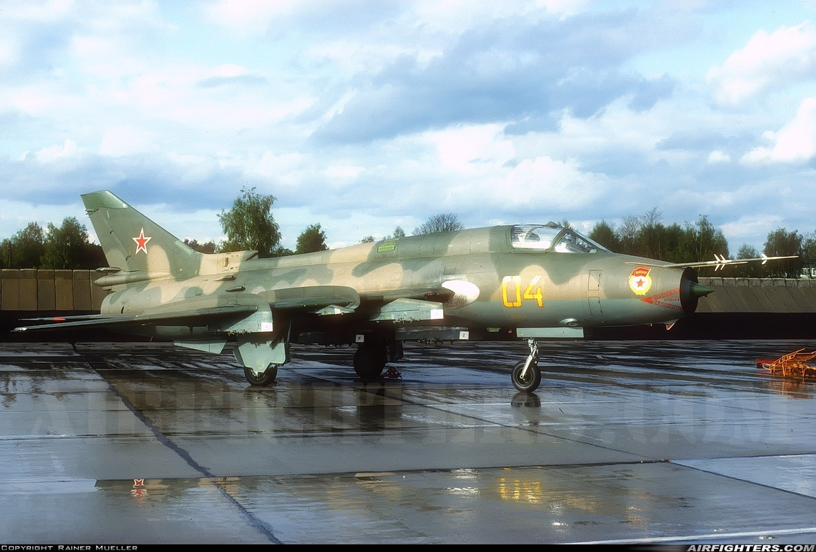 20 GvAPIB Su-17M4 04 yellow_14818 (3)a, 10.05.92_2
