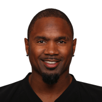 Cabelo preto e penteado afro de Charles Woodson  em 2024