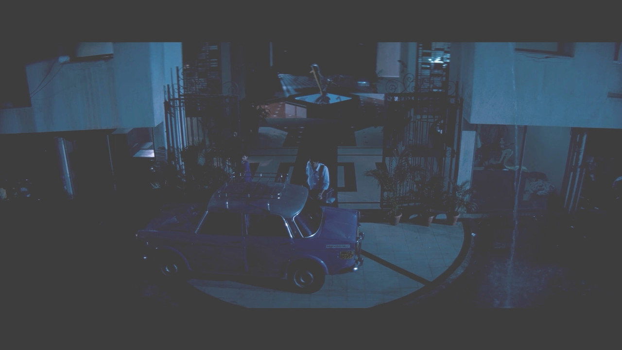 Raima Sen Hot Navel From Mirch 2010 1080p Light Version.mp4_snapshot_02.30_[2020.12.02_20.41.47]