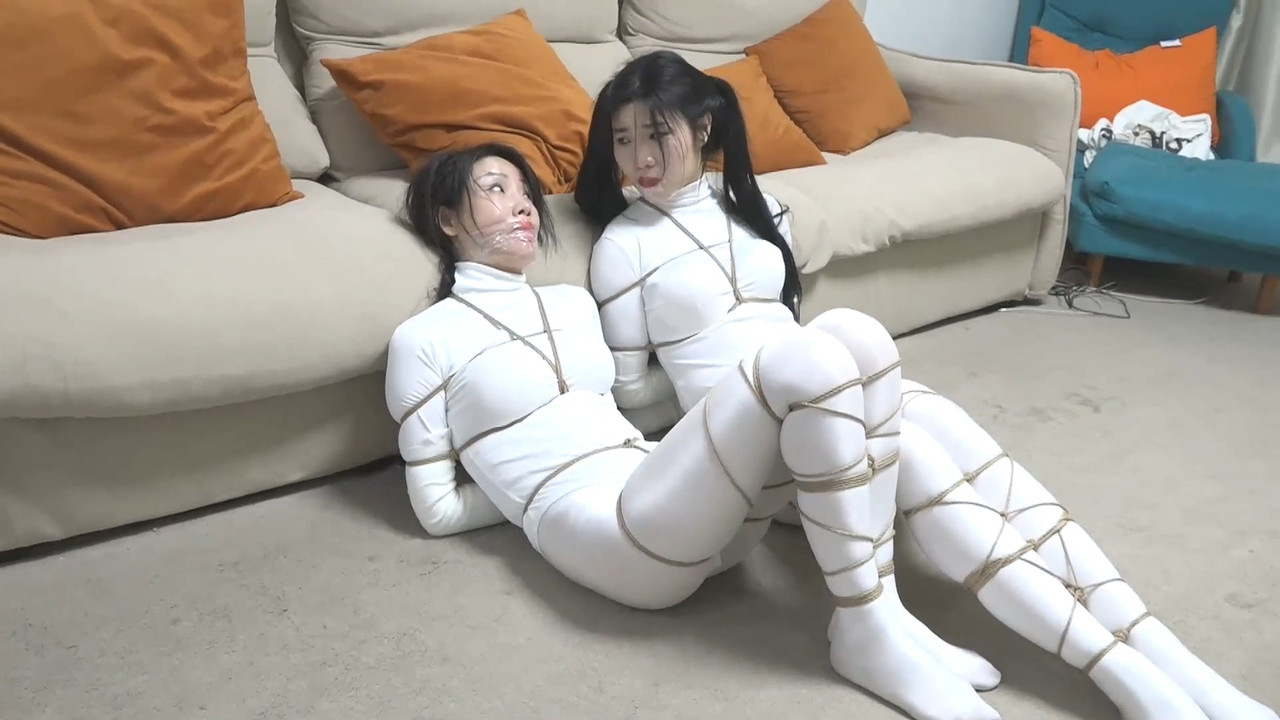 逍遥 白丝女奴的贩卖直播.mp4_20240103_185502.807