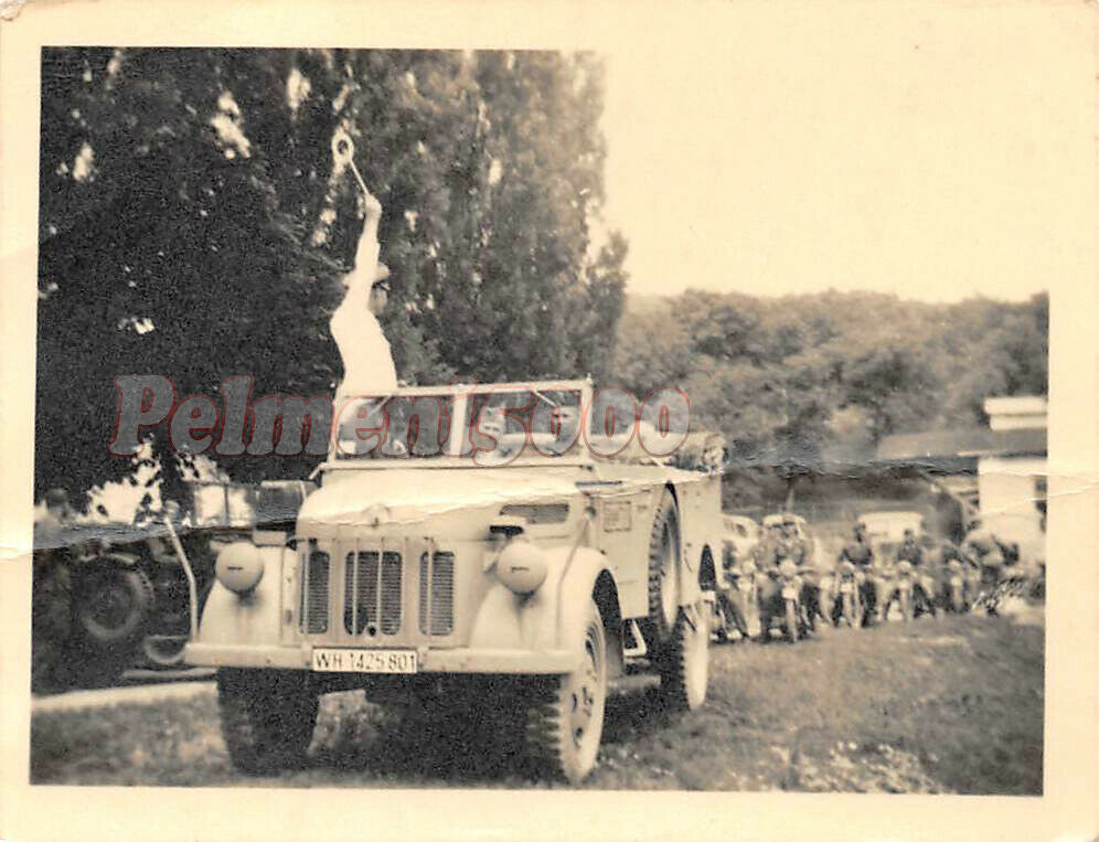 Foto Wehrmacht Soldaten mit Steyr 1500 A, Kompanie Übernahme 194