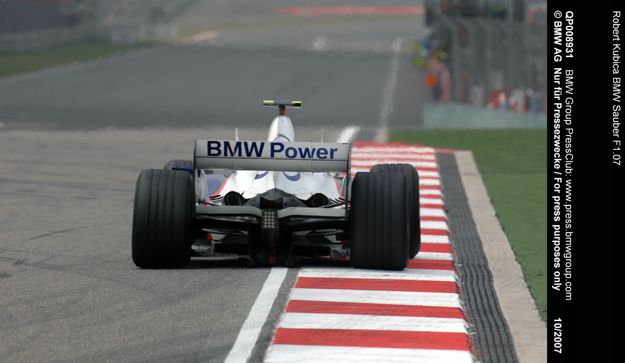 P90010998_highRes_robert-kubica-bmw-sa