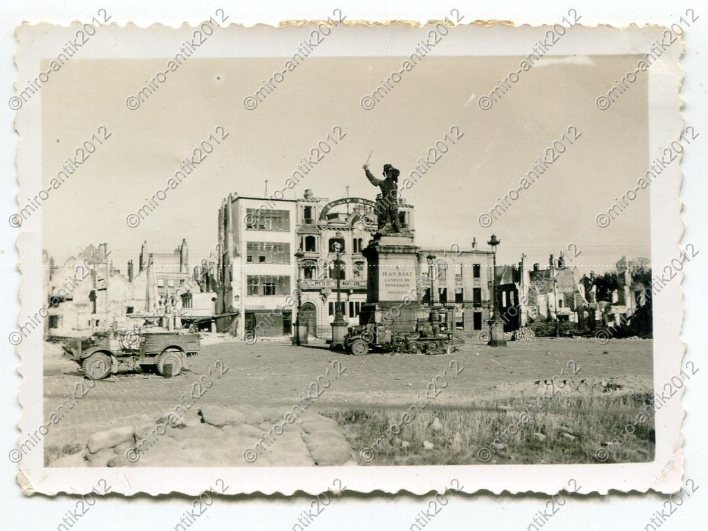 Foto, englische PKW am Denkmal Jean Bart, Dünkir