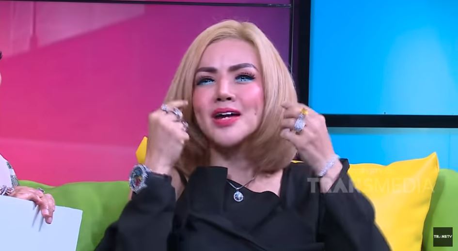 Kumalasari menjelaskan tentang biaya sulam lesung pipinya