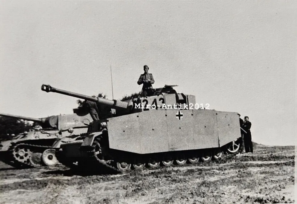 Foto Pz Schiesschule Putlos Panzerkampfwagen IV Nr 243 Lang 987x678 jpg
