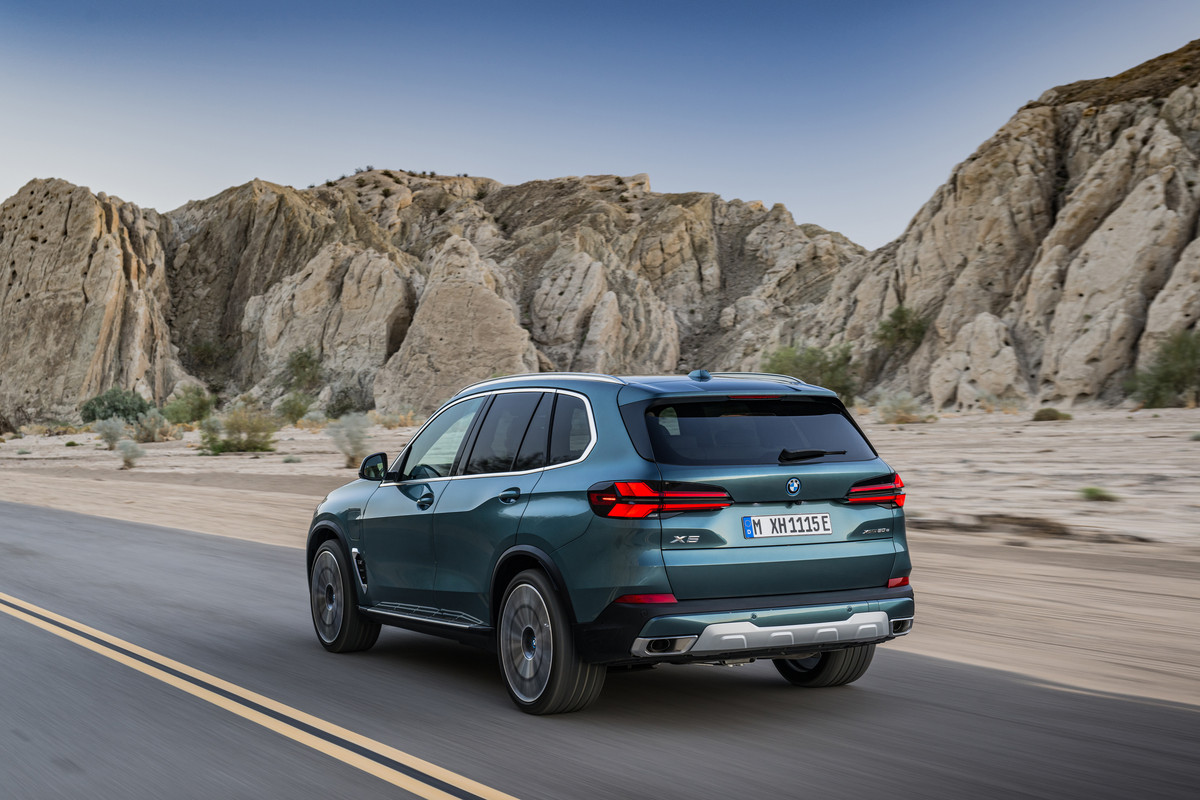 P90489766_highRes_the-new-bmw-x5-xdriv
