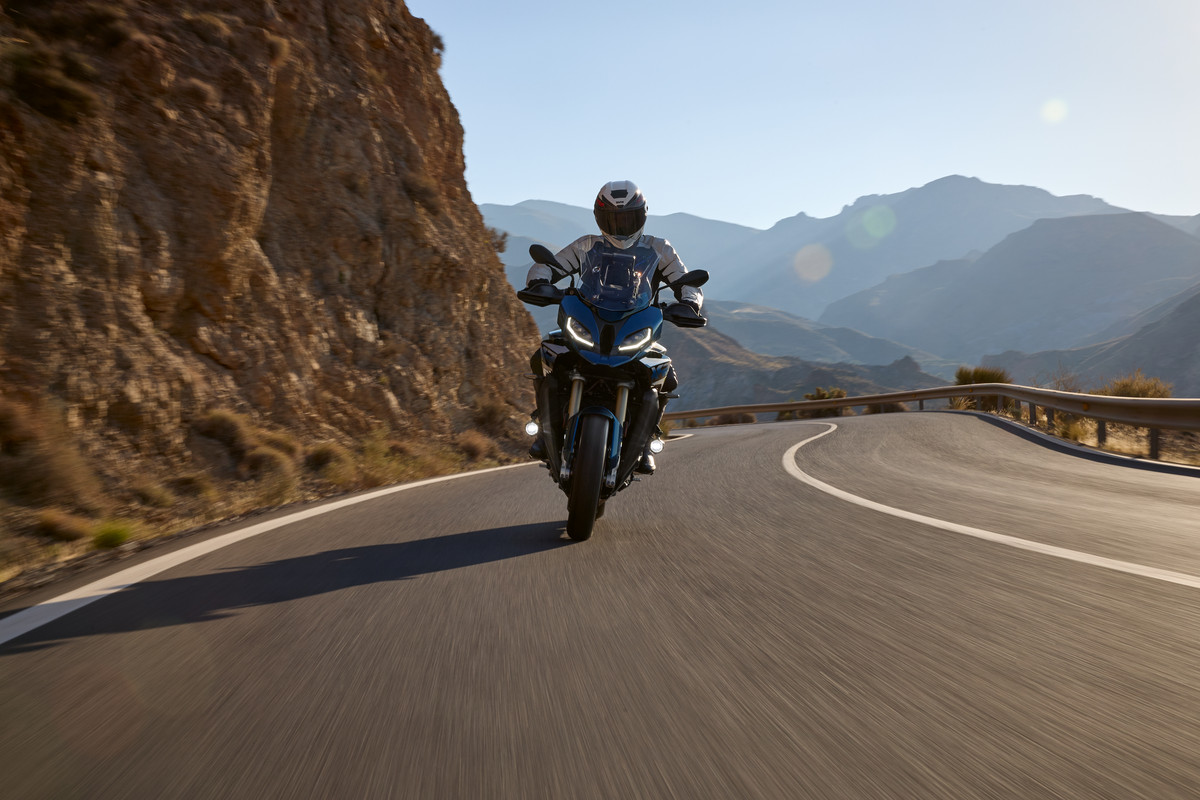 P90527458_highRes_the-new-bmw-s-1000-x