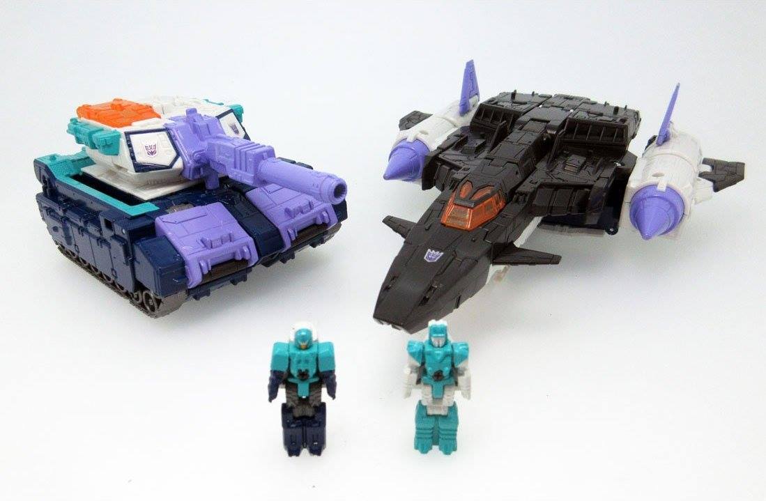 TakaraTomy-LG-60-Overlord-06