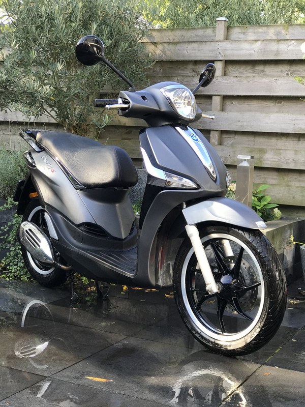 B4FDE812-8EFB-4195-9FD9-451161944B4F