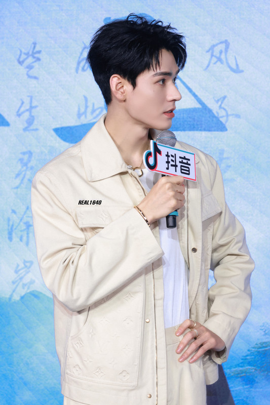 006CT39Tgy1hg4dg47sngj33nc5h0kjx