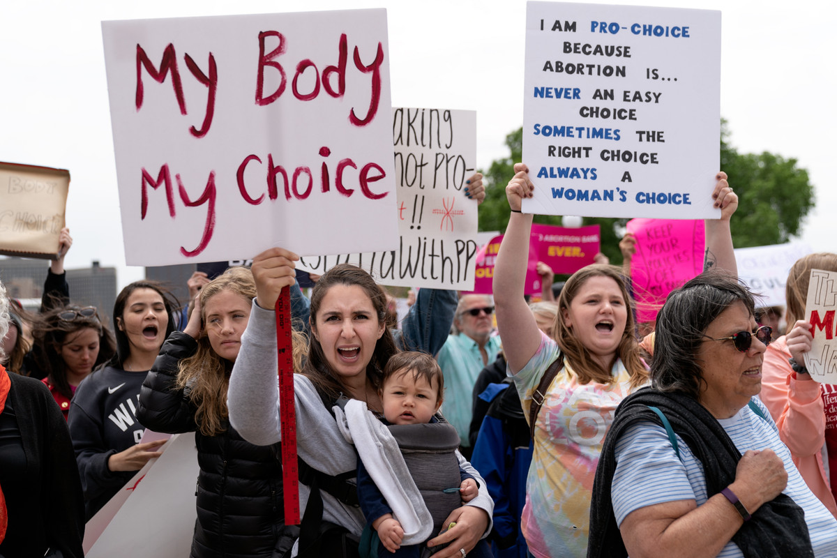 My_body_my_choice_sign_at_a_Stop_Abortion_Bans_Rally_in_St_Paul,_Minnesota_(47113308954)