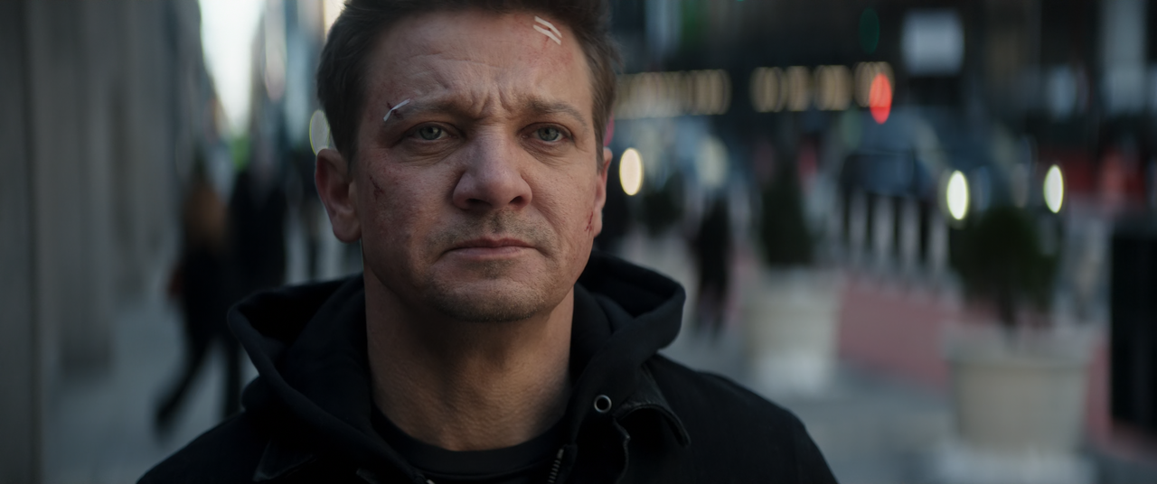 Hawkeye.S01E05.Ronin.2160p.10bit.DSNP.WEB-DL.DDP5.1.HEVC-Vyndros.mkv_snapshot_24.03_[2021.12.18_06.4