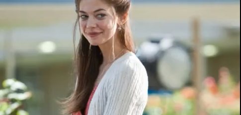 Lio Tipton Back Girl Showing Boobs In Field