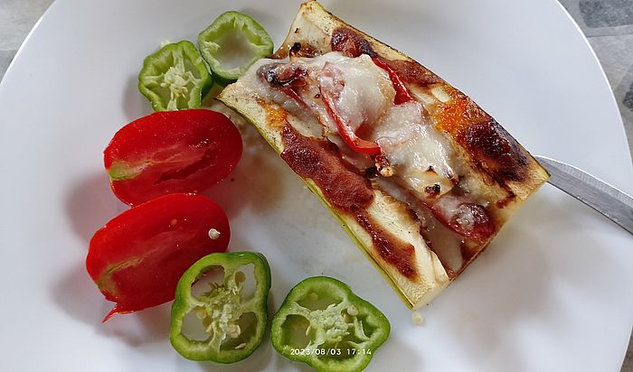 https://i.postimg.cc/0QHLnnDz/grillezett-virsliscukkini-20230803.jpg
