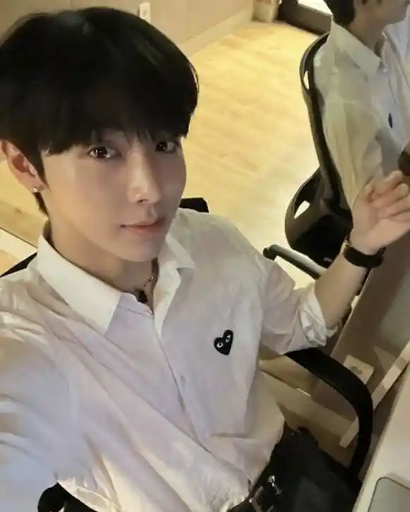 099ded1fe2e529ac271fdfe54481ee33_copy_581x726