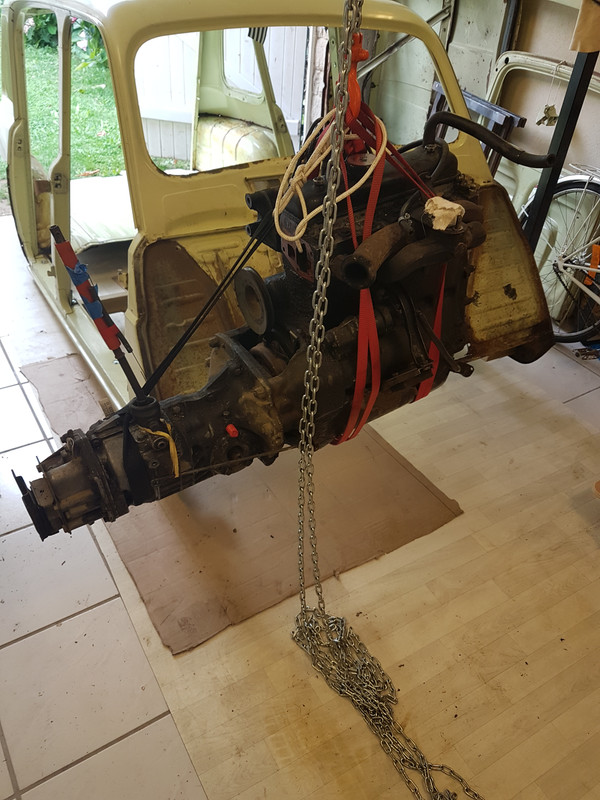 Dépose Moteur palan (2)