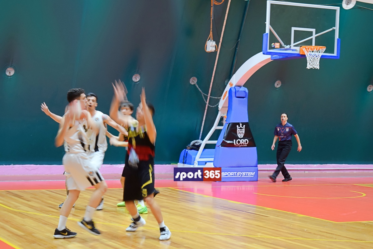 , &Omicron; &Delta;ί&omega;&nu; &Kappa;&upsilon;&pi;&alpha;&rho;&iota;&sigma;&sigma;ί&alpha;&sigmaf;&nbsp;64-60 &tau;&eta;&nu; &Kappa;&alpha;&lambda;&alpha;&mu;ά&tau;&alpha;&nbsp;B.C.&nbsp;&sigma;&tau;&eta;&nu; &Tau;έ&nu;&tau;&alpha;, &iota;&sigma;&omicron;&phi;ά&rho;&iota;&sigma;&epsilon; (1-1) &tau;&omicron;&upsilon;&sigmaf; &tau;&epsilon;&lambda;&iota;&kappa;&omicron;ύ&sigmaf; &tau;&eta;&sigmaf; &Alpha;1 &Epsilon;&Kappa;&Alpha;&Sigma;&Kappa;&Epsilon;&Nu;&Omicron;&Pi; (&phi;&omega;&tau;&omicron;&gamma;&rho;&alpha;&phi;&iota;&epsilon;&sigmaf; & &beta;ί&nu;&tau;&epsilon;&omicron;)