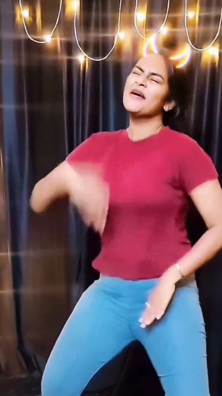 desi girl bouncing tits in red tshirt.mp4_snapshot_00.45.761