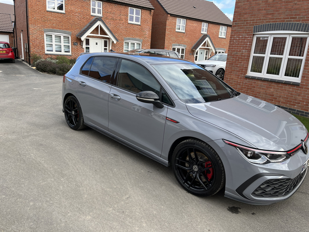 31562586-4E19-4B9A-8C67-E2BBE171DDF3