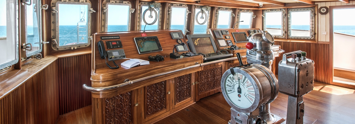 yacht-13-l.jpg