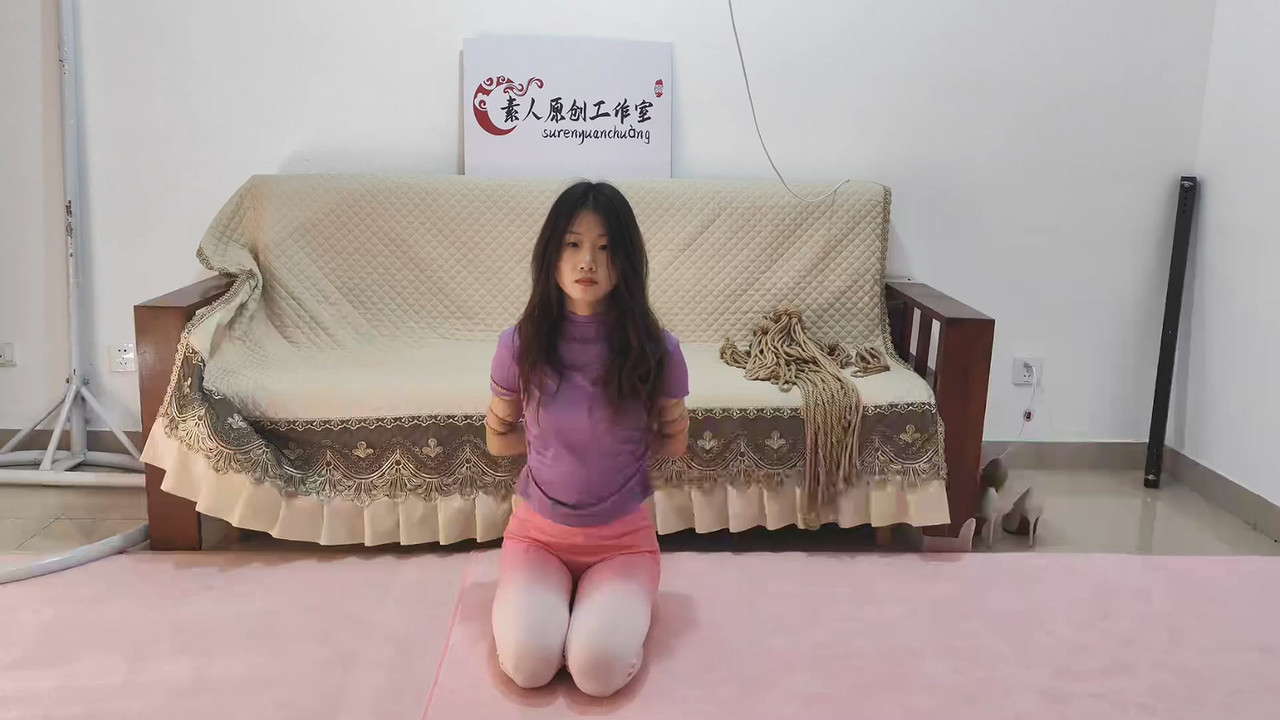 素人原创 漂亮美女瑜伽服白袜体验五花大绑极限驷马.mp4_20231130_092801.731