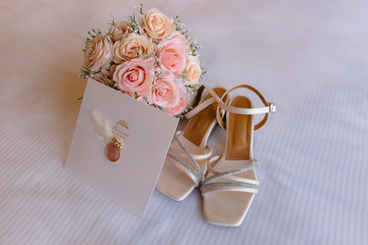 Retrato de quinceañera con luz natural