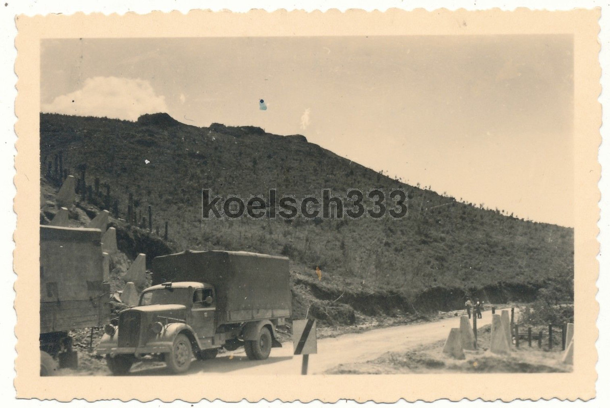 Foto Opel Blitz LKW an der Metaxas Linie ! Bunker Drachenzähne G