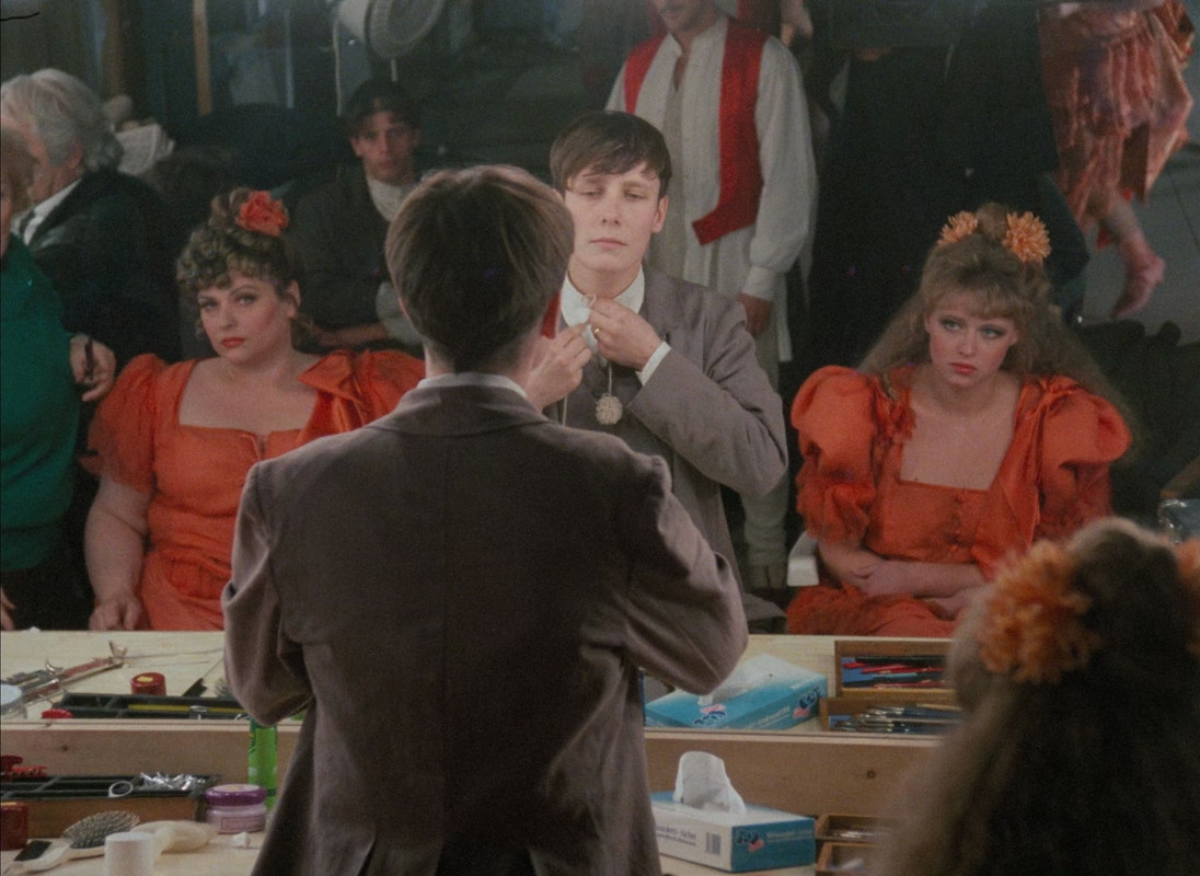 Intervista (1987) Criterion.mkv_013001.104