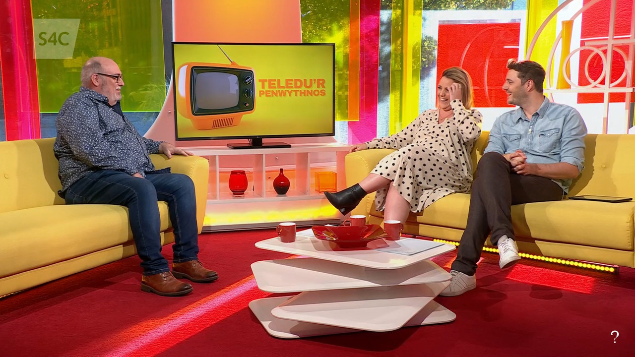 11.18 - 14.05.01 - Prynhawn Da  ᴺᵉʷ. 18 11 2022 Magazine programme fe....ts_snapshot_12.14.065