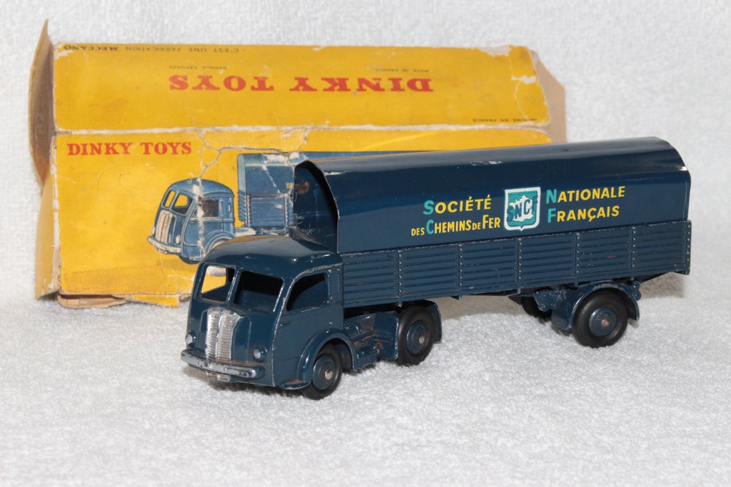 103_32AB_Panhard_Articulated_Lorry_S.N.C.F(French)