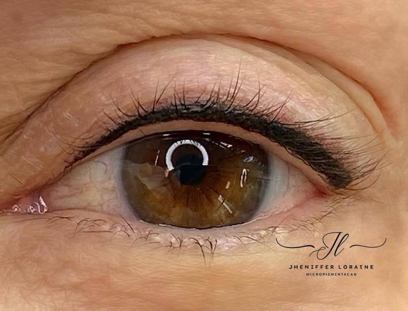 Design de sobrancelhas e olhos