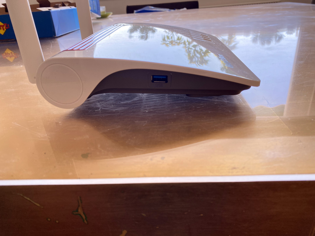 Fritz!Box 6890 Lte sinistra