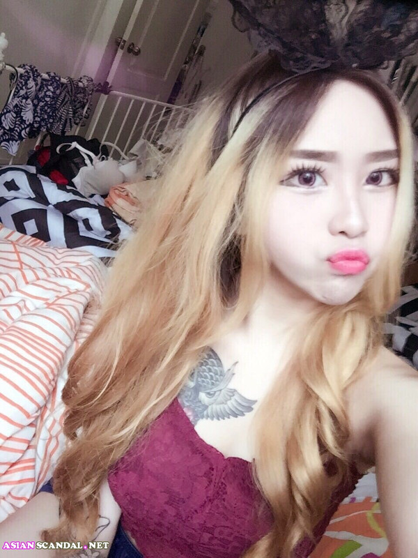 Singaporean model anzoula leaked