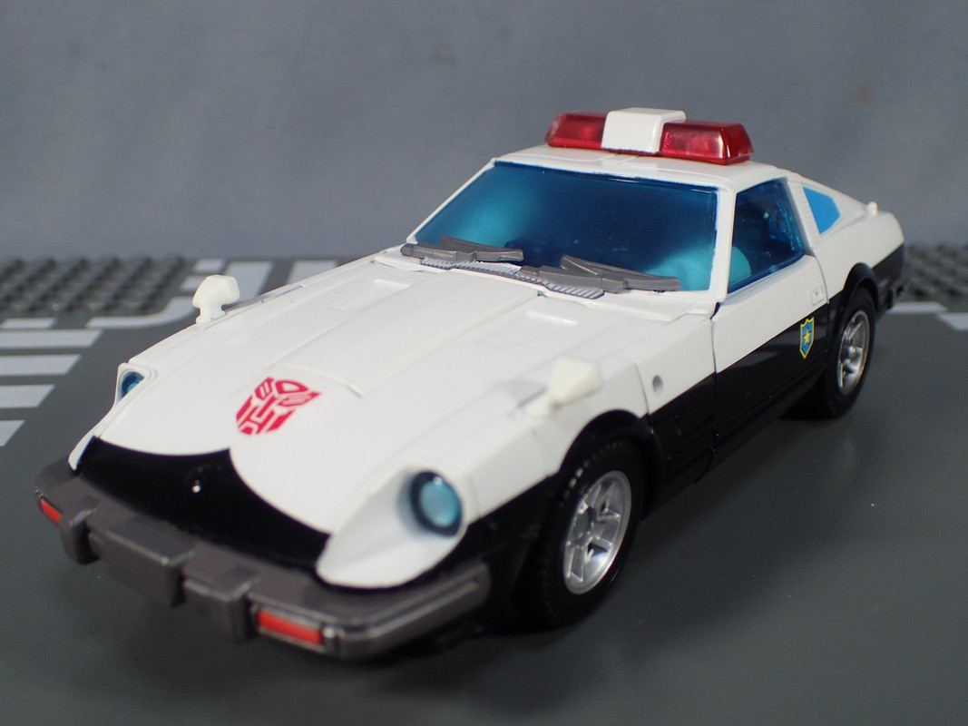 03-Masterpiece-MP-17-Prowl